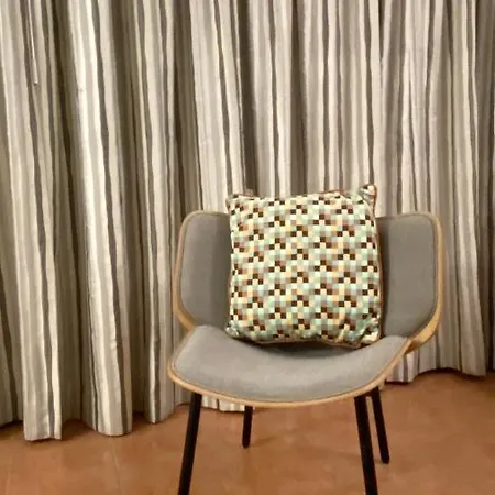 Penthouse Vue Avec Rooftop,jacuzzi,et Parking Prive *