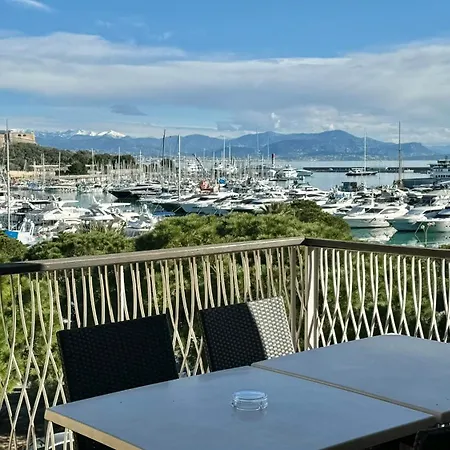 Апартаменты Penthouse Vue Avec Rooftop,jacuzzi,et Parking Prive