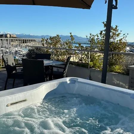 Penthouse Vue Et Jacuzzi Privé Appartamento Antibes