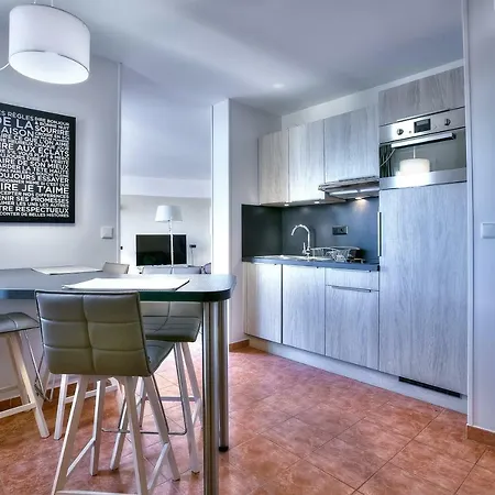 Penthouse Vue Avec Rooftop,jacuzzi,et Parking Prive