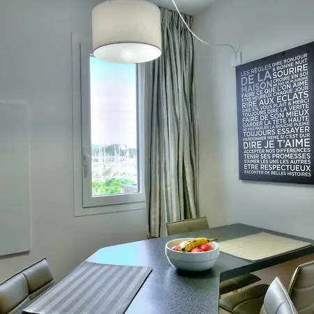 Penthouse Vue Avec Rooftop,jacuzzi,et Parking Prive