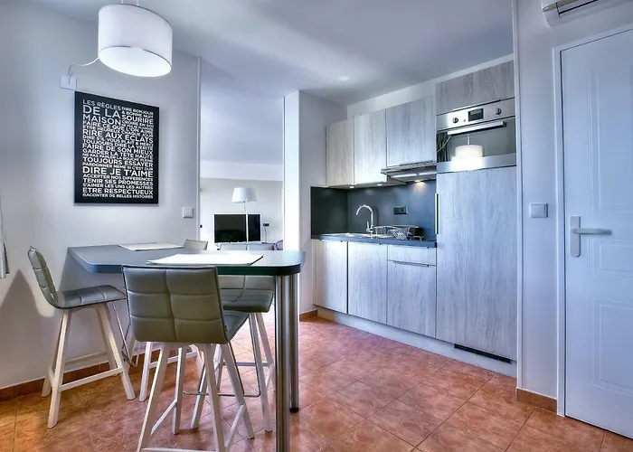 Penthouse Vue Avec Rooftop,jacuzzi,et Parking Privé