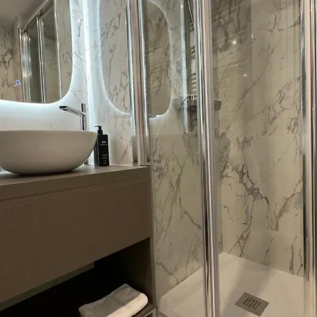 Penthouse Vue Avec Rooftop,jacuzzi,et Parking Prive Apartament *