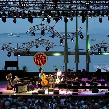 Penthouse Vue Avec Rooftop,jacuzzi,et Parking Prive 아파트 *