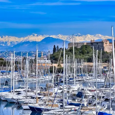Lägenhet Penthouse Vue Avec Rooftop,jacuzzi,et Parking Prive Antibes