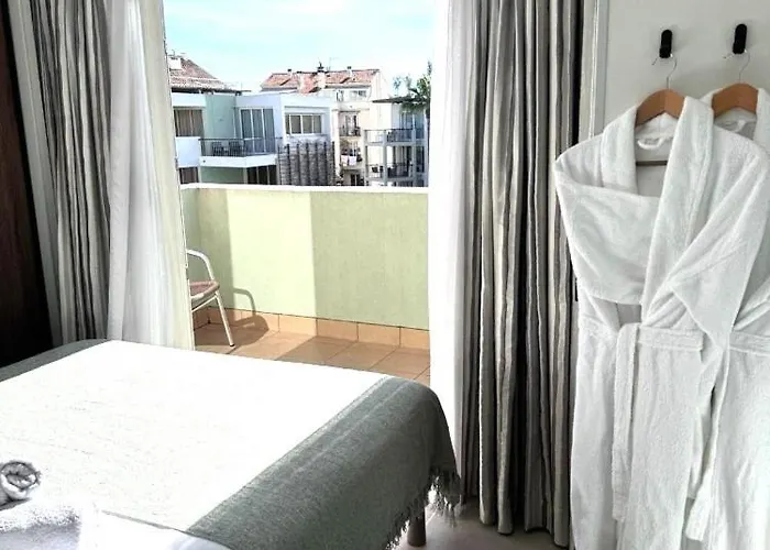 Penthouse Vue Avec Rooftop,jacuzzi,et Parking Prive * Antibes