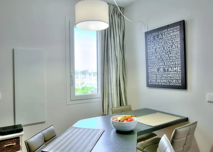 Penthouse Vue Avec Rooftop,jacuzzi,et Parking Prive