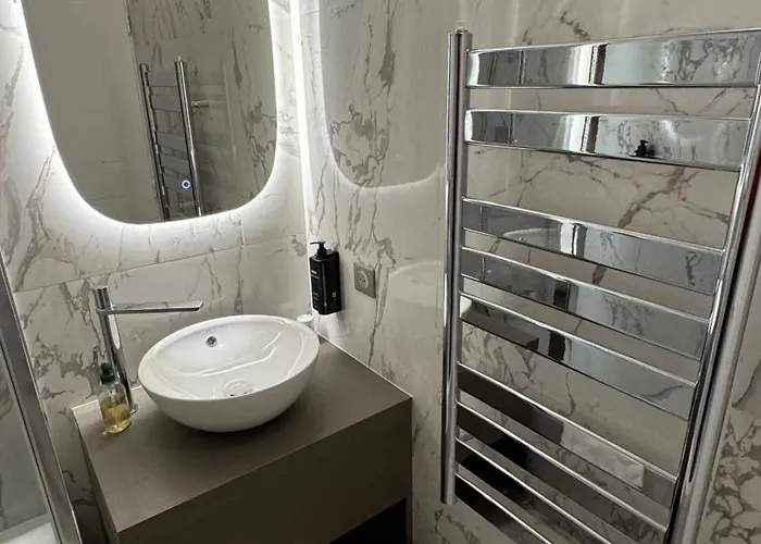 Penthouse Vue Avec Rooftop,jacuzzi,et Parking Prive דירה