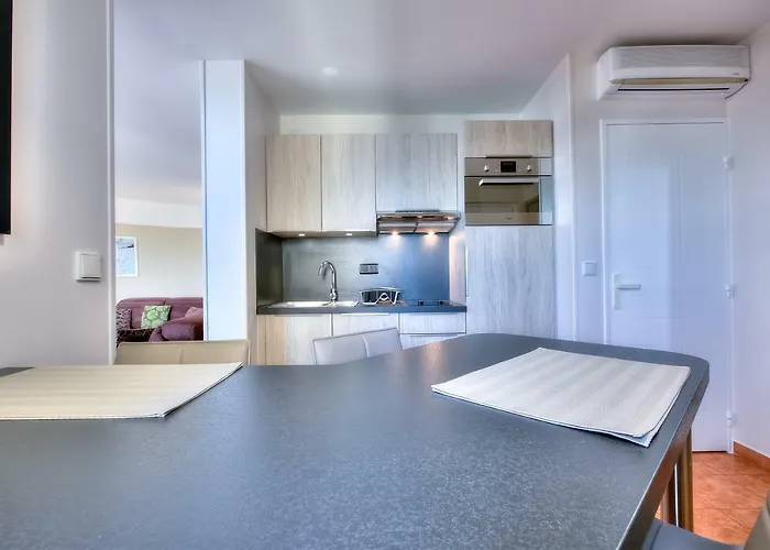 Apartman Penthouse Vue Avec Rooftop,jacuzzi,et Parking Prive Antibes